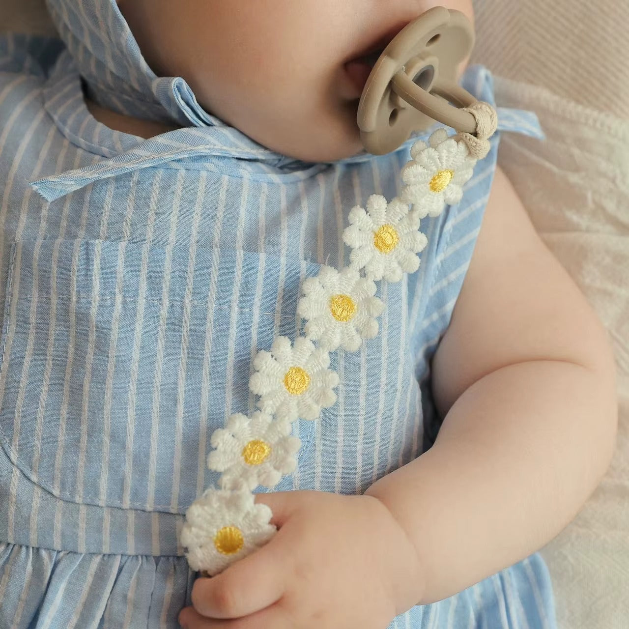 Baby Daisy Schnullerclip