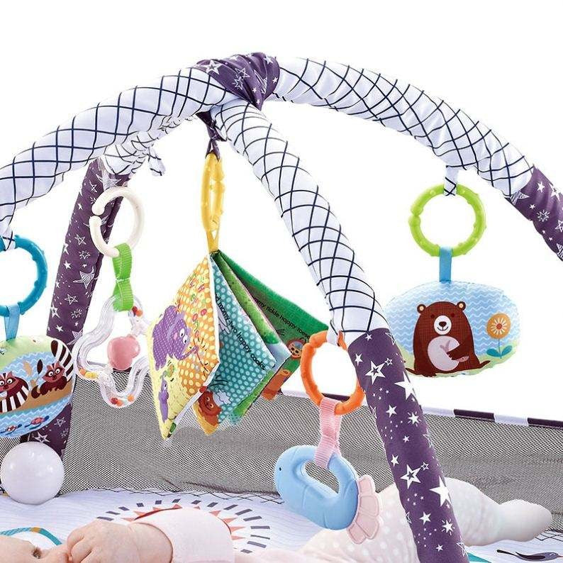 Gimnasio de actividades para bebés con piscina de pelotas y pelotas